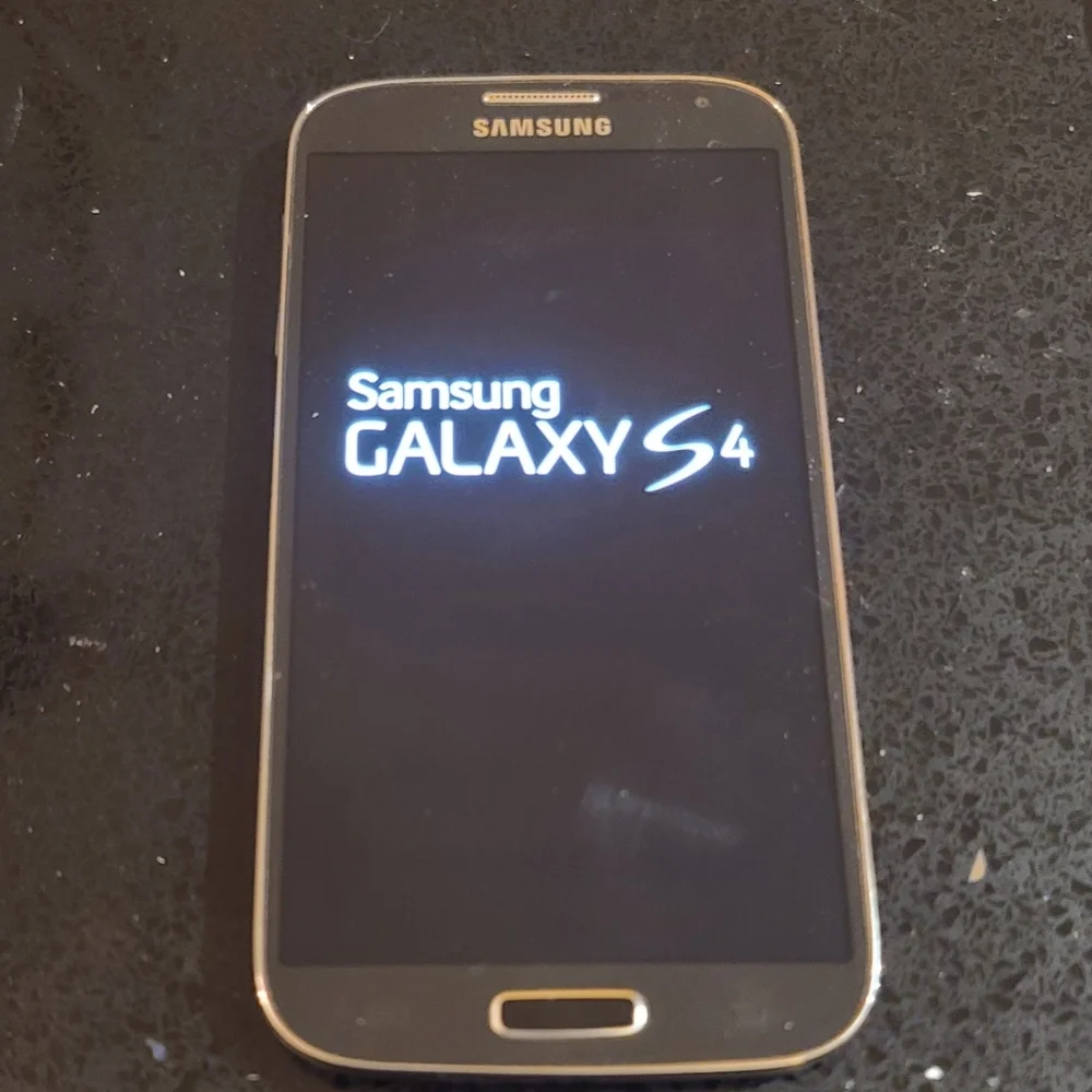 Samsung S4 US Cellular W/ Otter Box Case In Box